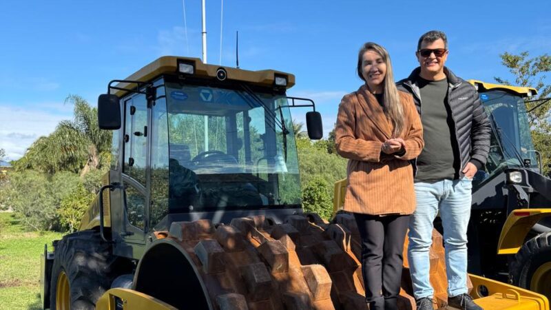 Santa Terezinha recebe rolo compactador com apoio do deputado Ismael dos Santos