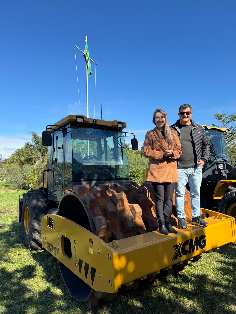 Santa Terezinha recebe rolo compactador com apoio do deputado Ismael dos Santos