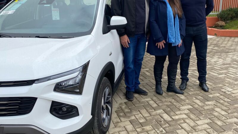 Entrega de veículo reforça atuação do MDB na área da saúde em Santa Terezinha
