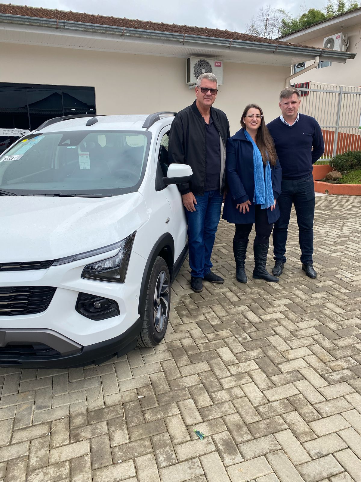 Entrega de veículo reforça atuação do MDB na área da saúde em Santa Terezinha