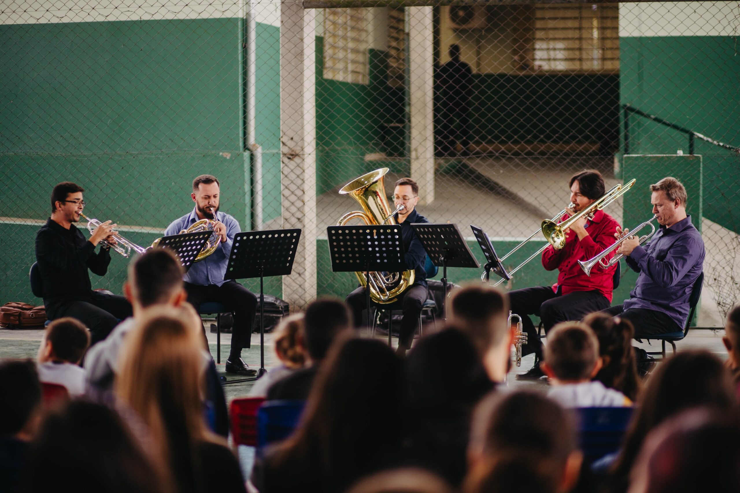 Prefeitura informa que quinteto de metais realiza concertos didáticos em escolas municipais