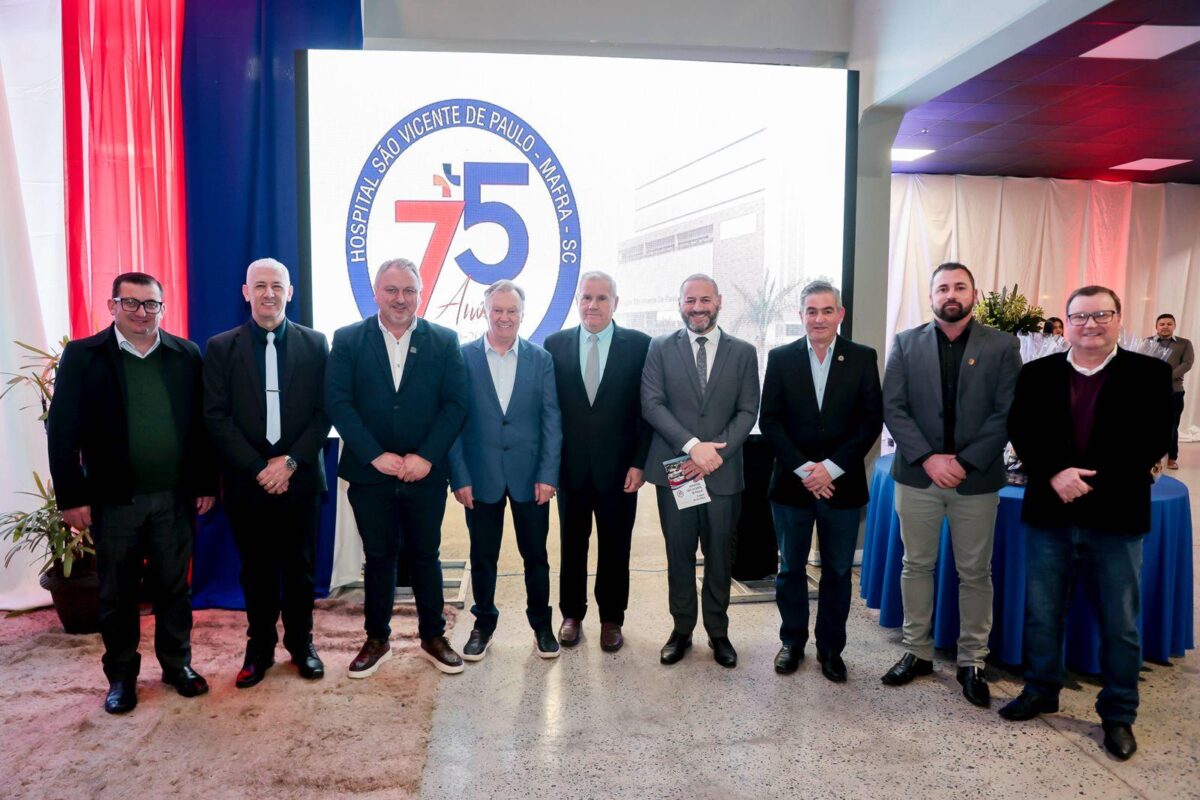 Legislativo prestigia comemoração dos 75 anos do hospital de Mafra