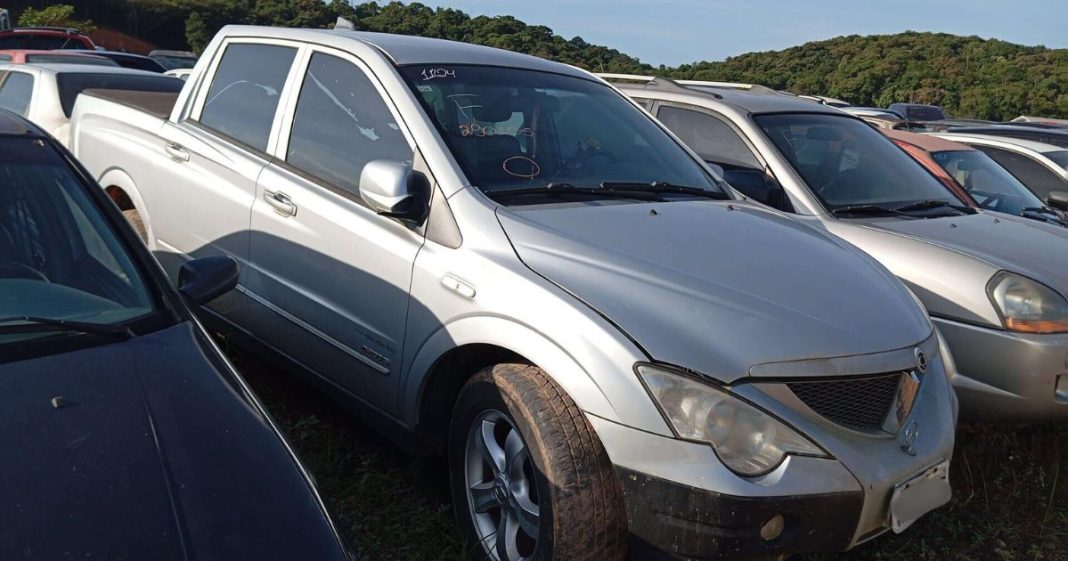 Detran/SC realiza leilão online com veículos conservados e sucatas no Norte do estado