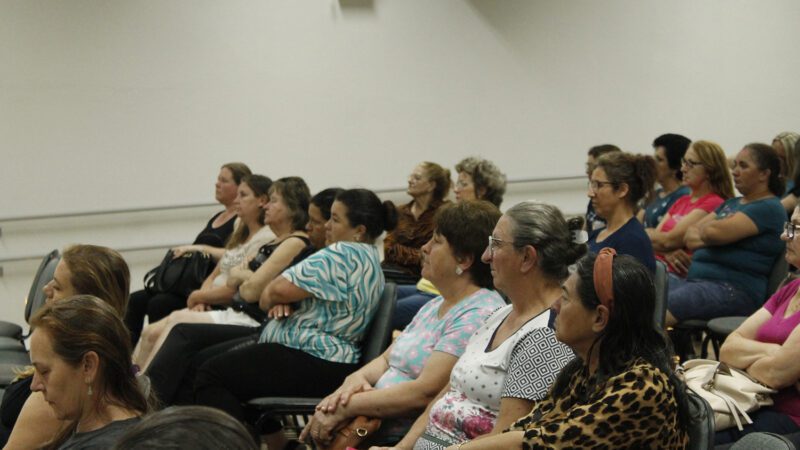 Encontro de Cuidadores em Família com palestra gratuita sobre saúde dos pés