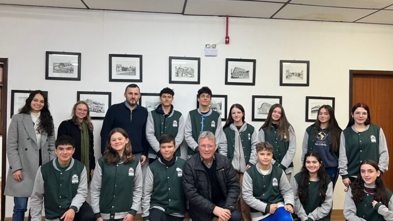 Vereadores mirins visitam gabinete do prefeito