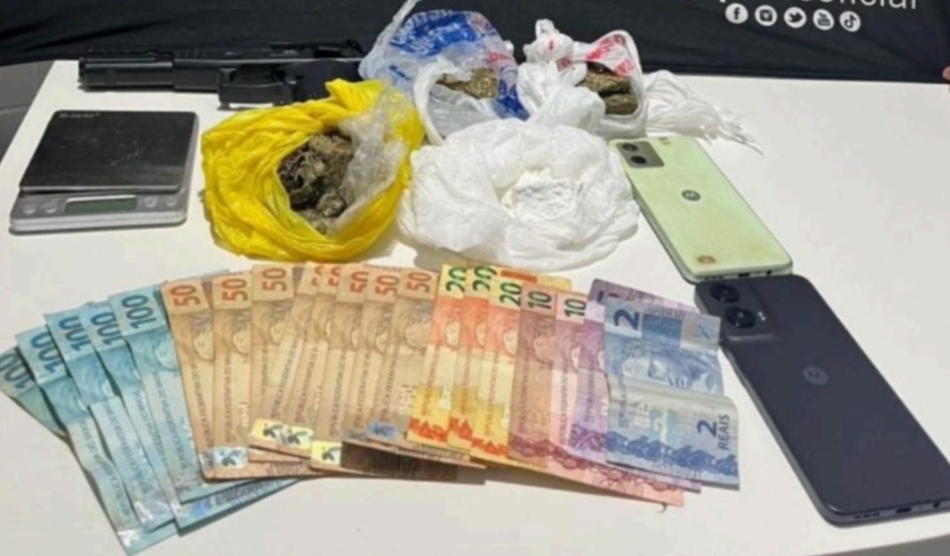 Casal flagrado com maconha e cocaína é preso por tráfico