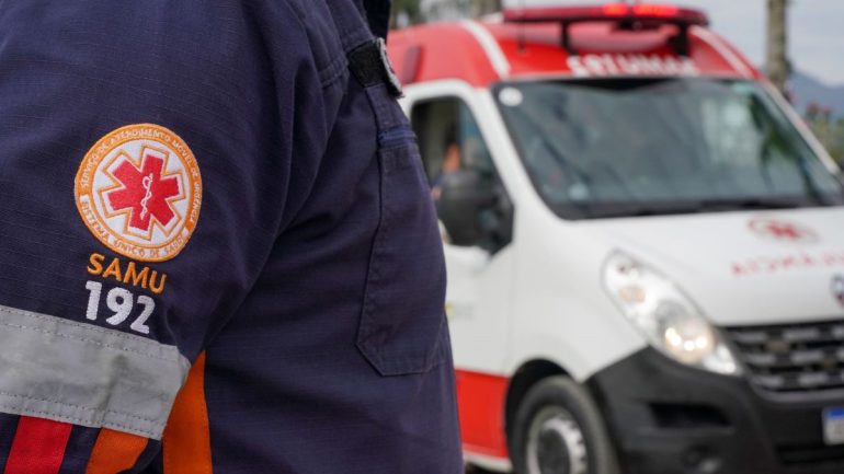 Trabalhador morre após ficar prensado em máquina de alta temperatura em Joinville