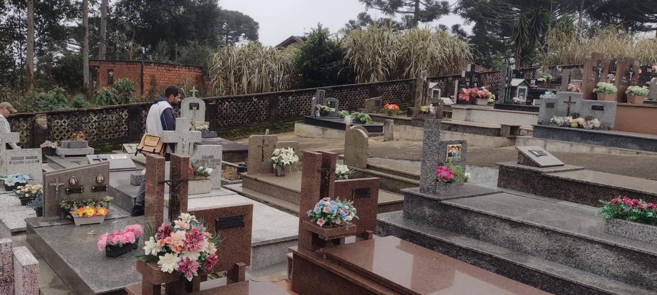 Agentes de Endemias Realizam Inspeções Nos Cemitérios de Campo Alegre para Combater À Dengue