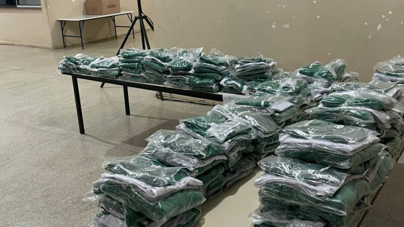 Prefeitura de Campo Alegre Segue Realizando A Entrega Dos Uniformes Escolares Para Os Alunos Da Rede Municipal de Ensino.