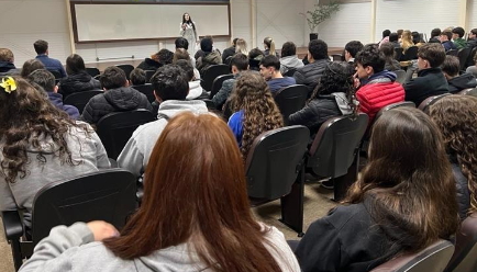 Mais de 200 estudantes participam de palestras sobre combate às violências de gênero, doméstica e familiar em São Lourenço do Oeste