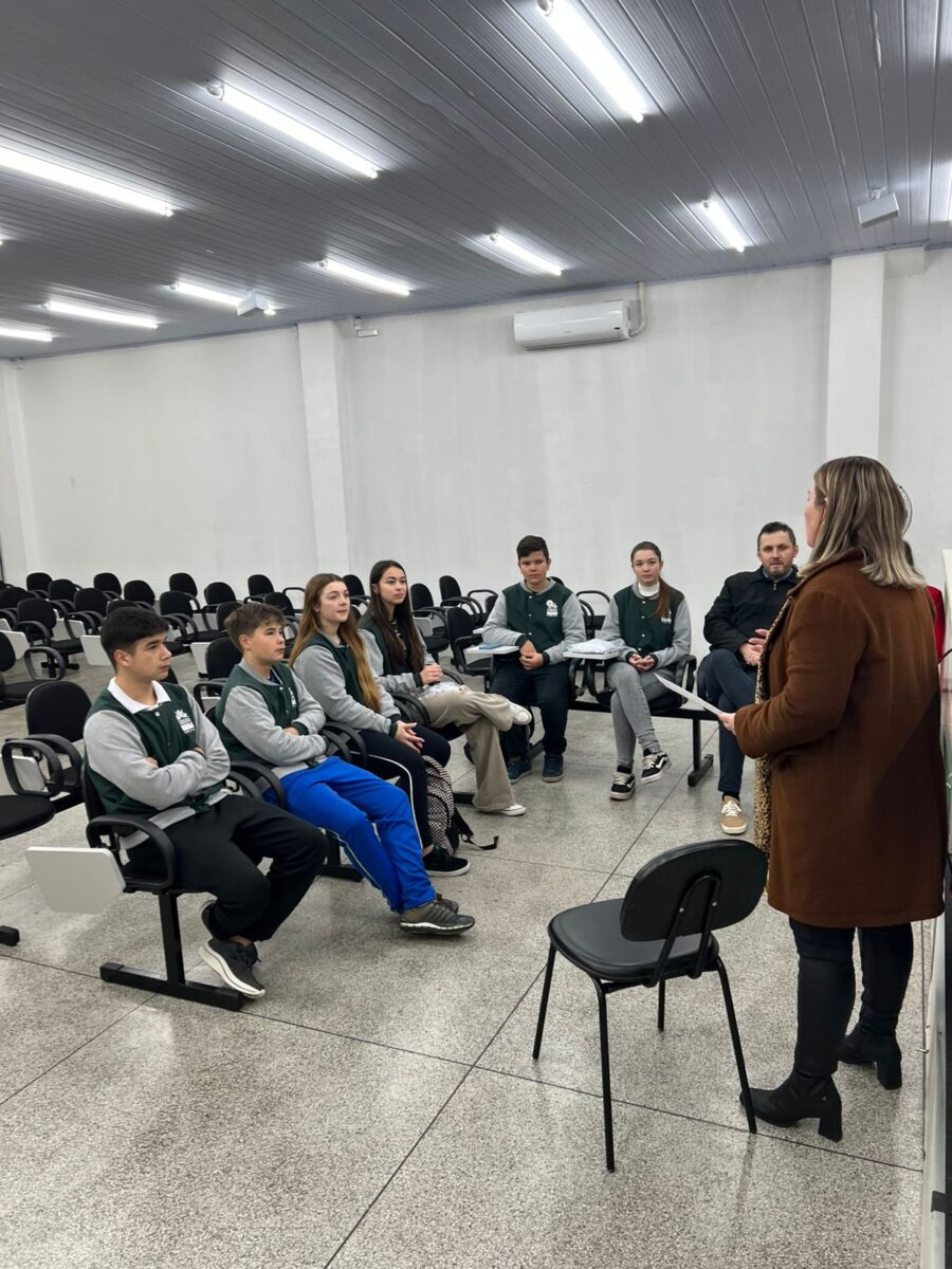 Vereadores Mirins propõem Banco de Ideias da Juventude e Prefeitura coloca iniciativa em prática