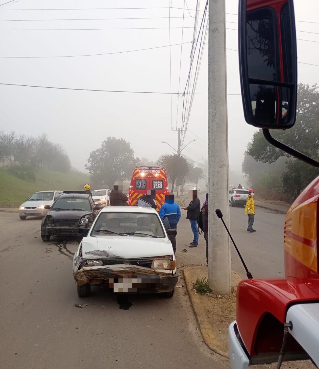 Colisão entre dois carros deixa uma pessoa ferida em Rio Negrinho