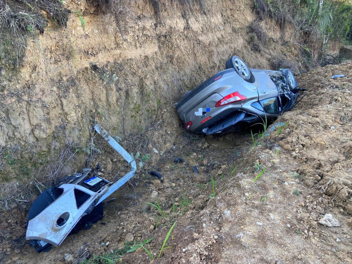 Condutor fica ferido após capotamento na SC-281 em Imbuia
