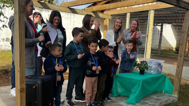 Prefeita participa do Dia da Família e inaugura obra do Projeto Jardim Inclusivo em Santa Terezinha
