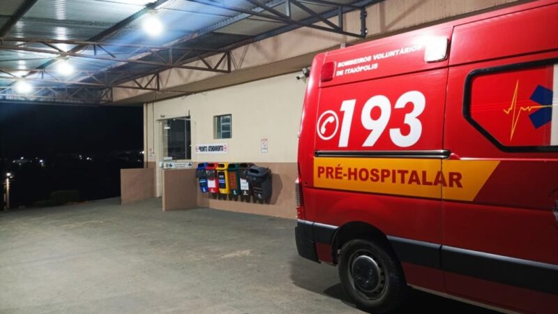 Jovem tem casa invadida e pede ajuda após ser açoitado por dois homens