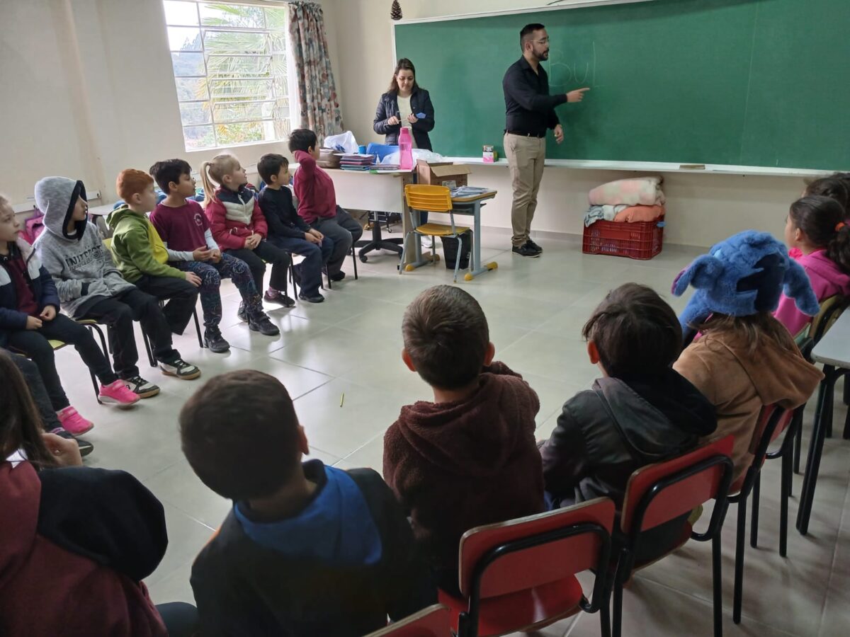 São Bento do Sul promove ação contra o bullying na EBM Garibaldina Silveira Fuginaga
