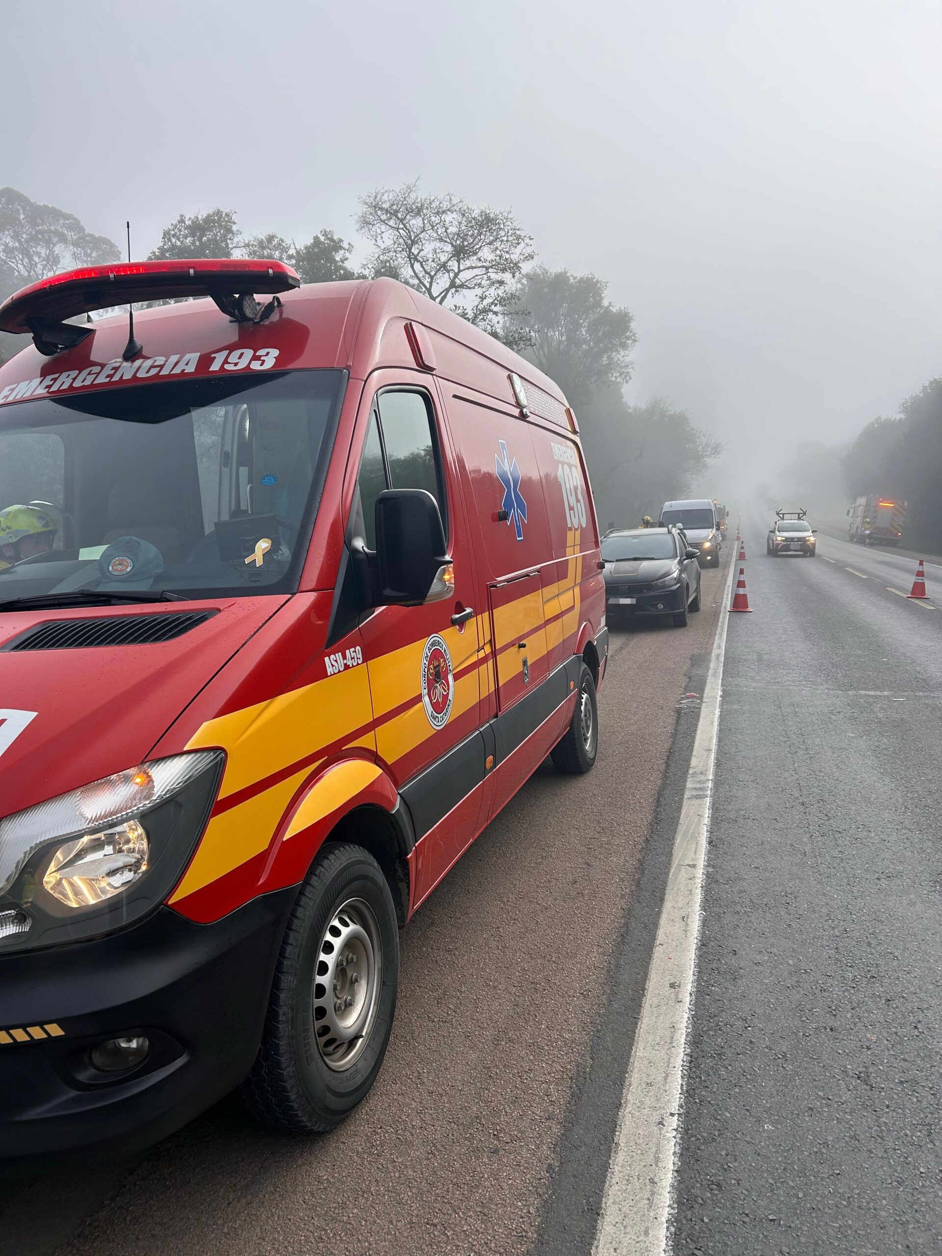 Engavetamento envolve três veículos na BR-116 em Papanduva