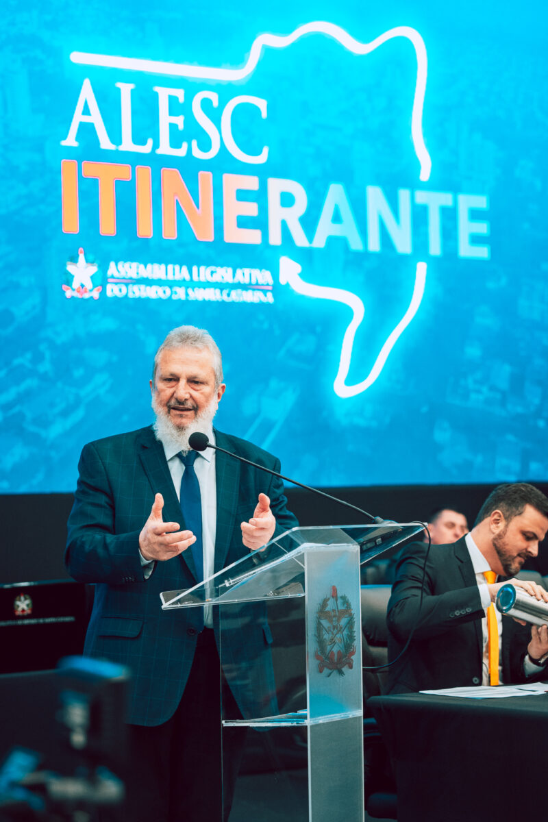 Padre Pedro propõe parceria com associação produtora para baratear canabidiol no SUS