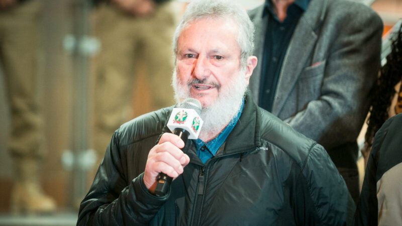 Padre Pedro requer retirada do tarifaço de Trump de 50% ao mel catarinense