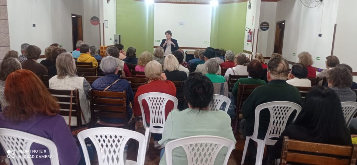 Centro da Mulher dá andamento à campanha Agosto Lilás