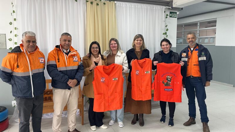 Escolas De Campo Alegre Recebem Coletes Da Defesa Civil Para Ações Educativas E De Segurança