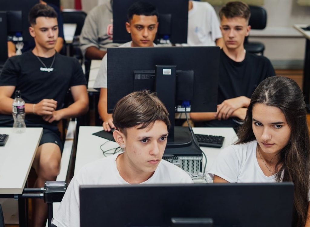 Governo de SC lança pacote de investimentos na Educação