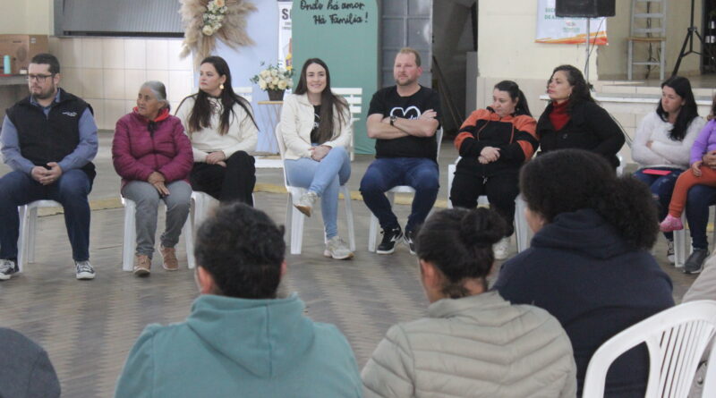 Famílias do SCFV se reúnem em evento especial da Assistência Social