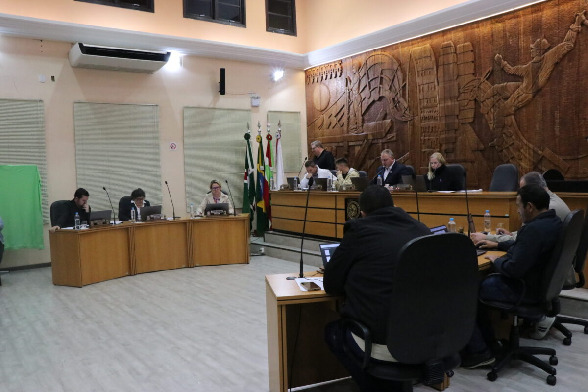 Mais de cinco projetos são aprovados em sessão da Câmara