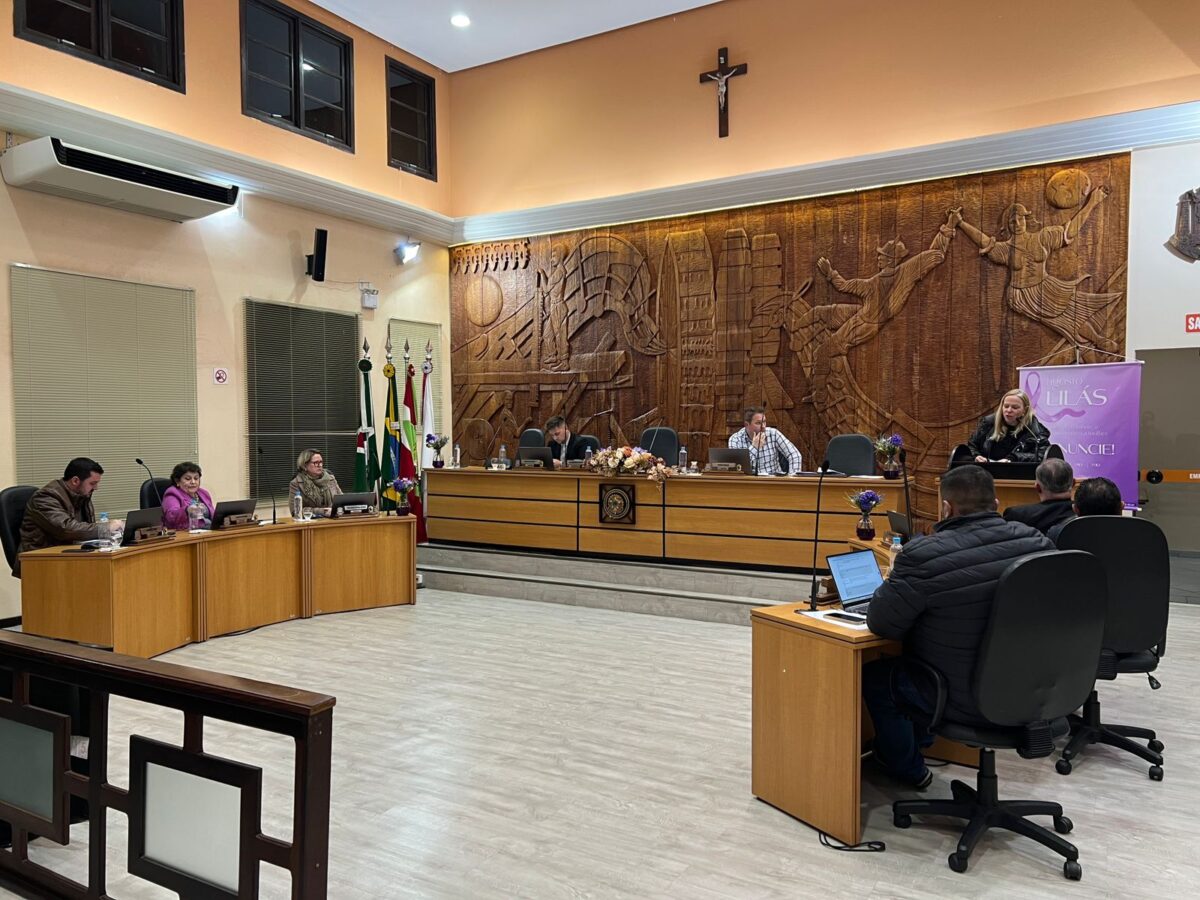 Projeto que promove limpeza coletiva no município é discutido em sessão