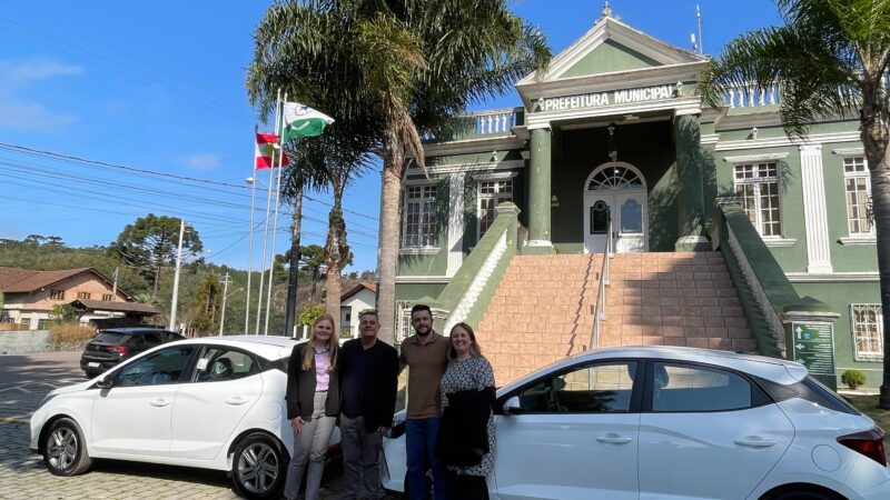 Prefeitura de Campo Alegre adquire dois novos veículos para a Saúde