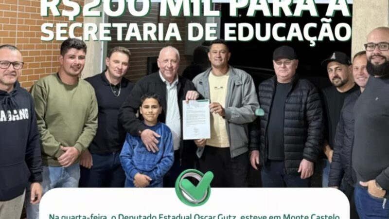 Deputado Oscar Gutz entrega recurso para a Educação e recebe novos pedidos em Monte Castelo