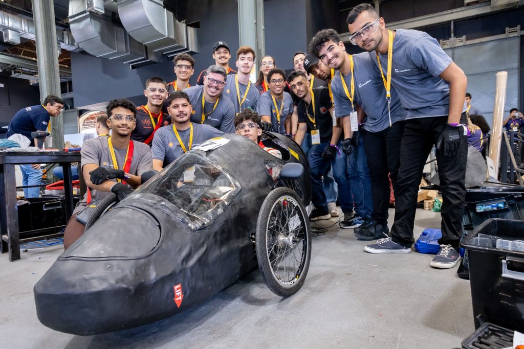 Estudantes brasileiros criam veículos com materiais reciclados para disputa na Shell Eco-marathon 2025