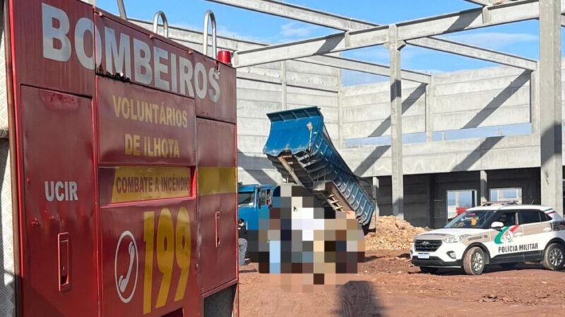 Trabalhador é atropelado por caminhão caçamba e morre em pátio de obras da BR-470, em Ilhota