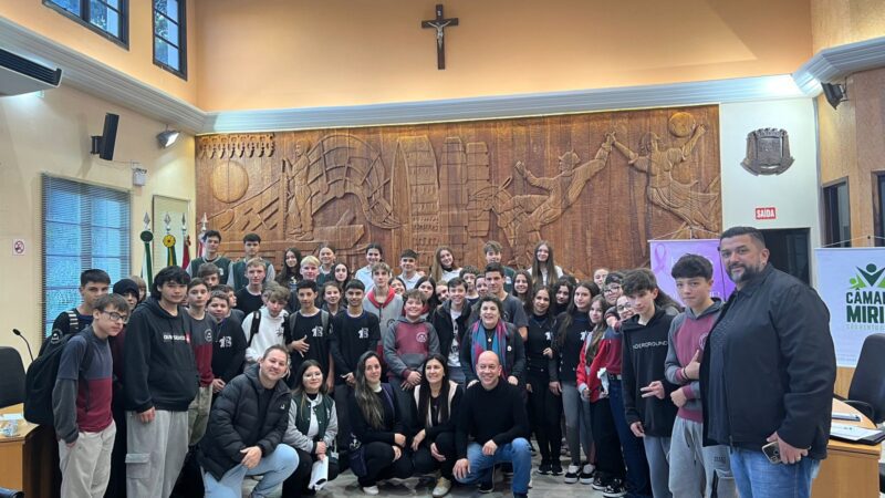 Vereadores mirins se reúnem em mais uma sessão