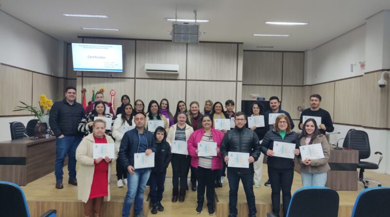 Primeira turma de treinamento sobre autismo é encerrada com emoção e reconhecimento