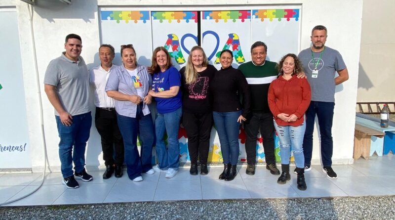 Servidores e membros da AMA de Papanduva visitam AMA de Camboriú para troca de experiências