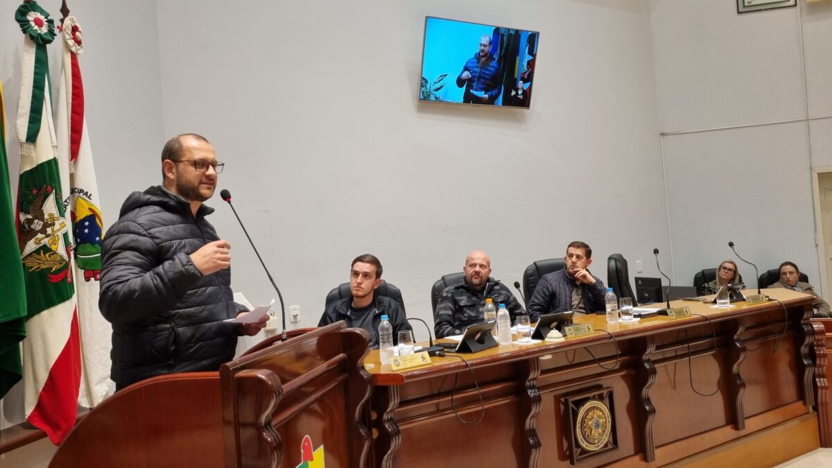 Maestro convida Rio Negrinho para “Uma Noite no Cinema”Concerto gratuito na Sociedade Musical celebra os 70 anos da orquestra com trilhas sonoras que marcaram época