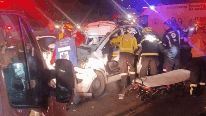 Grave acidente na BR-280 deixa dois feridos em Araquari