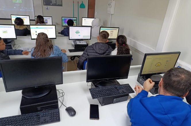 Mês de aprendizado estimula protagonismo juvenil entre adolescentes do Novos Caminhos 