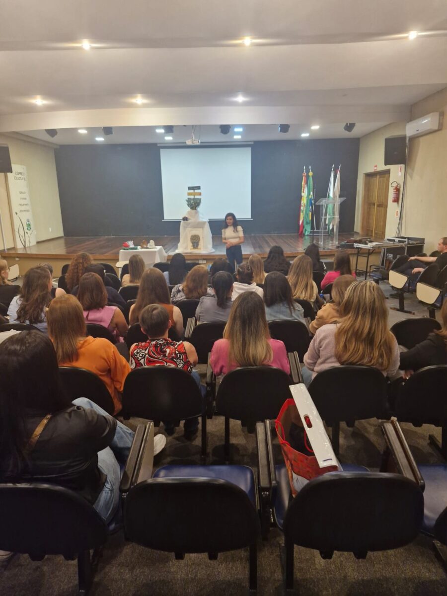 Encontro com Atendentes Educacionais Marca a Semana da Deficiência Intelectual e Múltipla em Campo Alegre