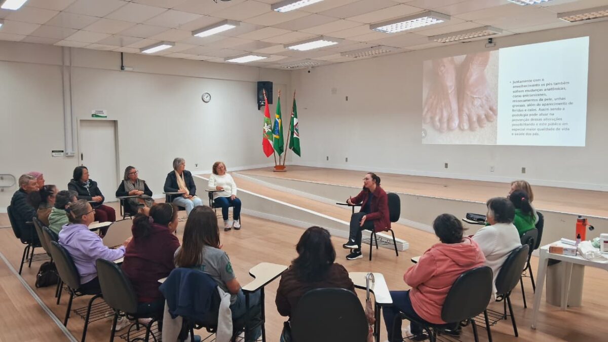 Encontro de Cuidadores em Família destaca importância do cuidado com os pés
