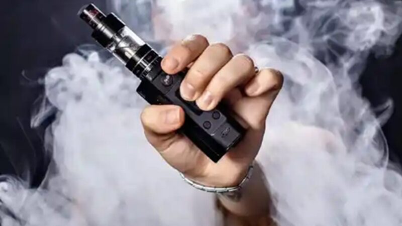 Câmara de Joinville avança em projeto contra vapes nas escolas