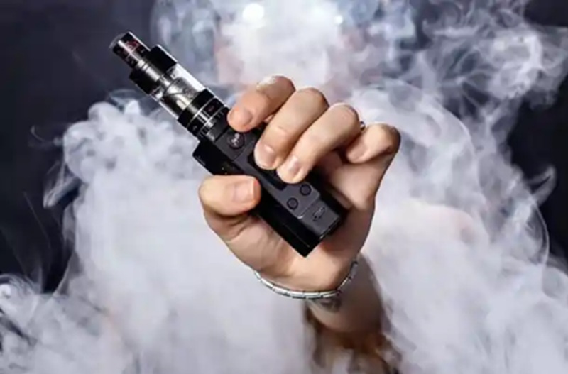 Câmara de Joinville avança em projeto contra vapes nas escolas