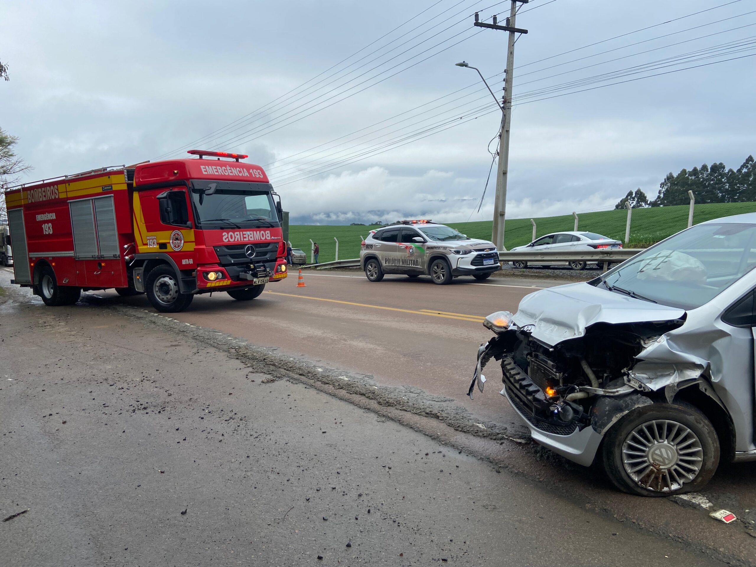 Acidente na SC-110 mobiliza bombeiros em Ituporanga e deixa gestante ferida