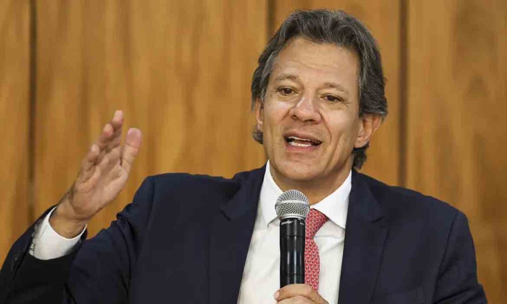 Haddad critica oposição e diz que decisão de Trump é “política”
