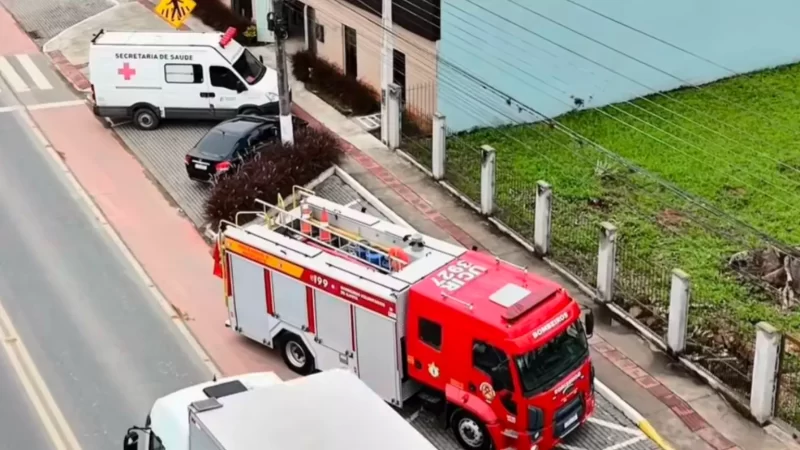 Homem é encontrado sem vida no banheiro de empresa em SC