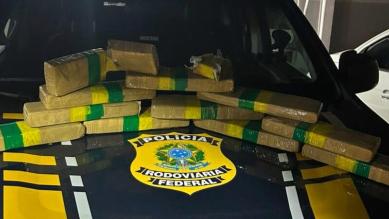 Fuga de 24 km na BR-101 termina com carro destruído e 11 kg de maconha apreendidos em SC