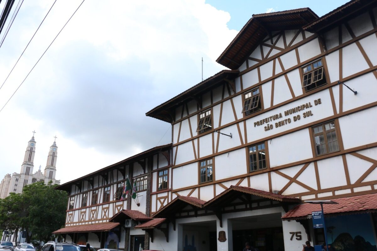 Processo seletivo para contratação temporária em diversas áreas