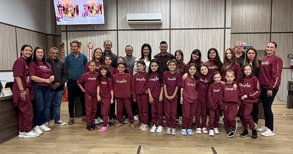 Câmara de Papanduva celebra conquistas do Grupo DançArt e aprova o SAMU Municipal