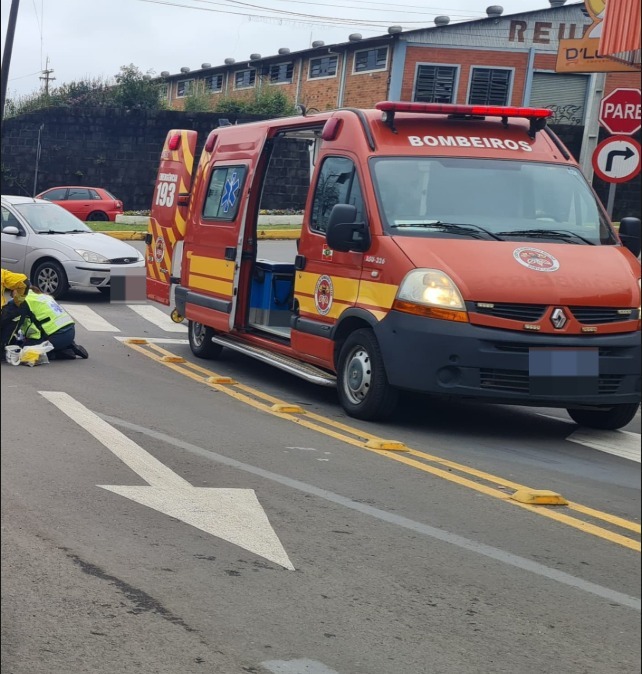 Idoso fica ferido em colisão entre carro e bicicleta em Porto União